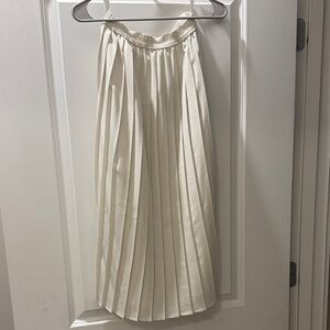 Elegant Cream Pleated Midi Skirt